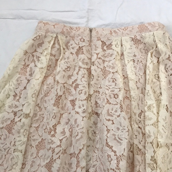 Forever 21 Lace Midi Skirt - Picture 4 of 4